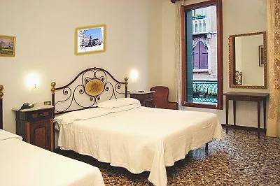Hotel Fontana Venice