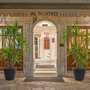 Al Theatro Palace **** Venedig