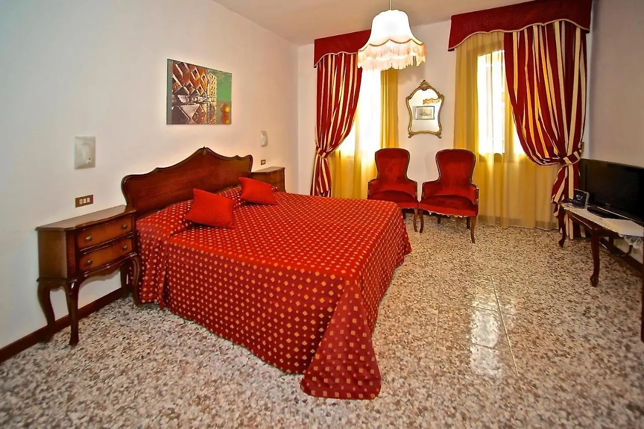 ***  Hotel Fontana Venice Italy